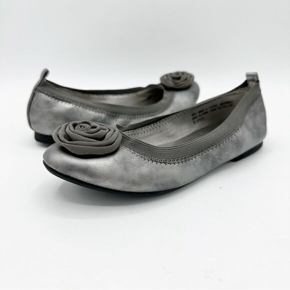 Girls Cynthia‎ Rowley Girls Ballet Flats w/Flower Embellishment Sz 1 - Picture 1 of 11
